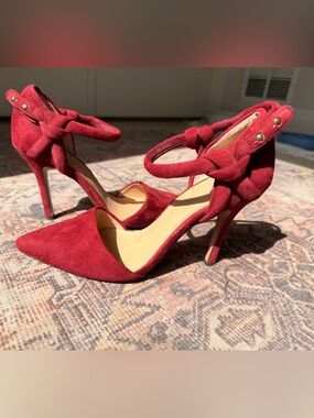 Women’s Joe’s Jeans Burgundy Suede Knotted Ankle Strap Heels -size 6.5